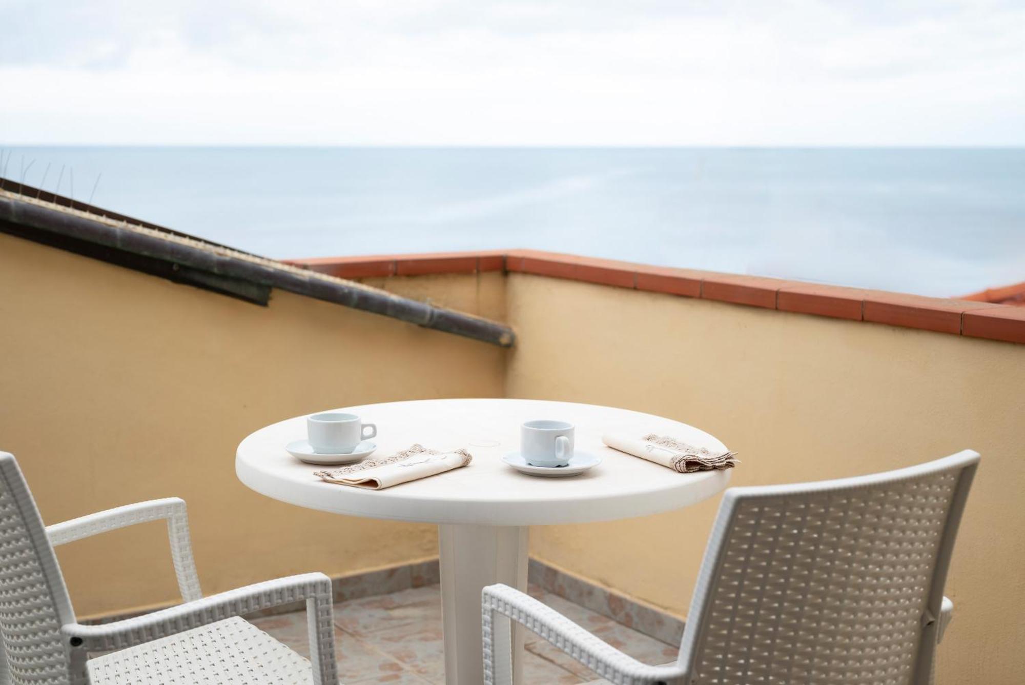 Villa Liberty San Vincenzo Dış mekan fotoğraf